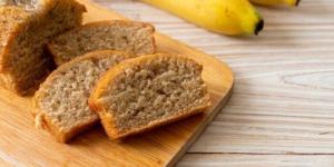 طريقة عمل كيك الشوفان بالموز خطوة بخطوة - كورة نيوز
