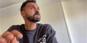 إبراهيم سعيد ينهار من البكاء بعد الخروج من السجن: “أنا في ابتلاء قوي ومتوقعتش ان ولادي يعملوا فيا كده” - كورة نيوز