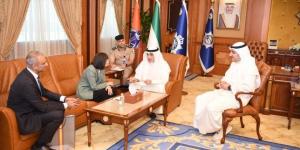 الكويت.. النائب الأول ووزير الداخلية يبحث مع سفراء أمريكا والهند وباكستان موضوعات مشتركة - كورة نيوز
