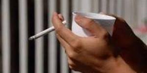 كوب شاي وسيجارة.. مزيج يومي لكنه قاتل يهدد القلب والمناعة - كورة نيوز