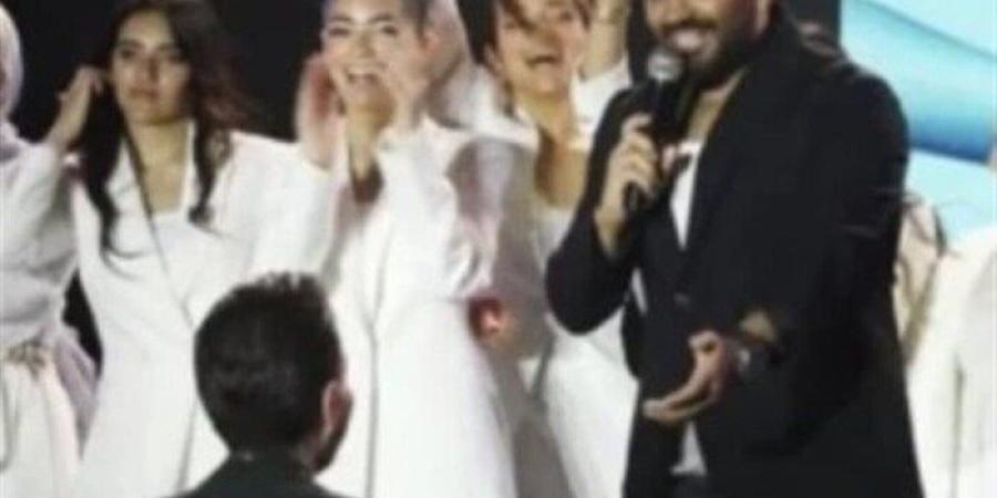 «بعد حضوره حفل تخرجها».. ليلى أحمد زاهر تشكر الفنان تامر حسني - كورة نيوز