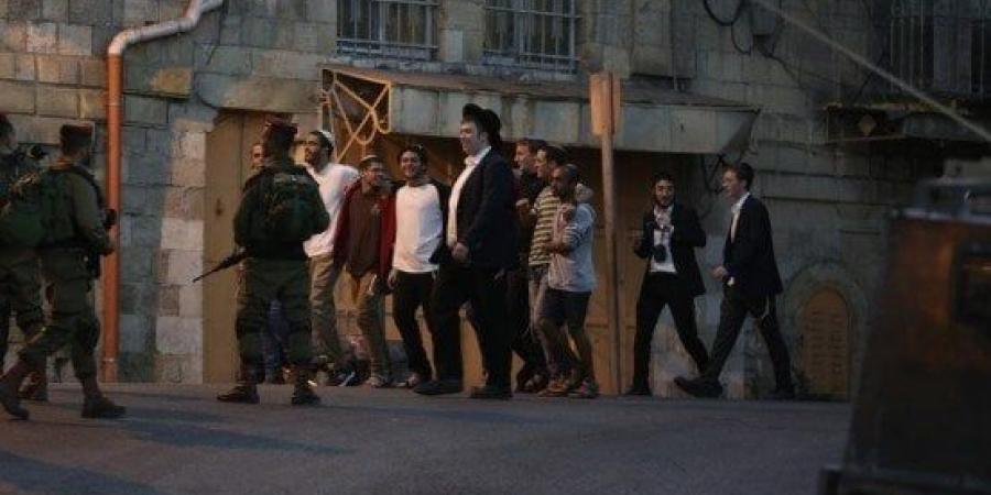 هجوم للمستوطنين على فلسطينيين واعتقال 3 شبان في بيت لحم بالضفة الغربية - كورة نيوز
