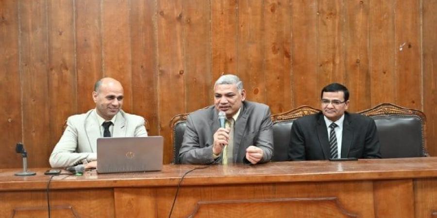 «دور العلوم الإنسانية في نهضة الوطن وتحقيق رؤية مصر 2030» في ندوة بجامعة الفيوم - كورة نيوز