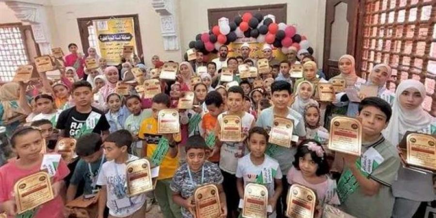 «أوقاف المنوفية» تكرم 100 طفل من حفظة القرآن الكريم بدروع ومبالغ مالية - كورة نيوز