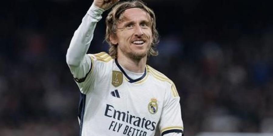 رسميًا.. لوكا مودريتش يوقّع لميلان بعد نهاية رحلته التاريخية مع ريال مدريد - كورة نيوز