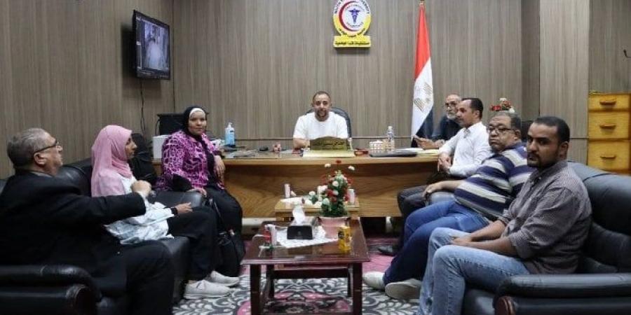 مستشفيات قنا الجامعية تبحث آليات حوكمة وضبط جودة التقارير الطبية لحماية حقوق المرضى - كورة نيوز