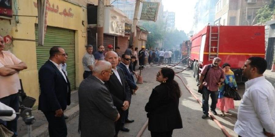 محافظ القاهرة يُشرف على إطفاء حريق عقار مصر الجديدة ويوجه بتشكيل لجنة هندسية - كورة نيوز